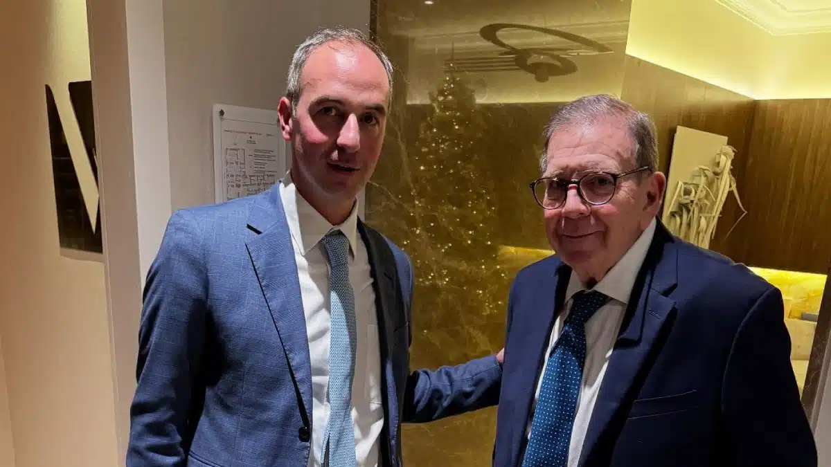 Senador Mario Borghese (esquerda) se reuniu recentemente com Gonzalez Urrutia, que alega ser o presidente eleito da Venezuela.