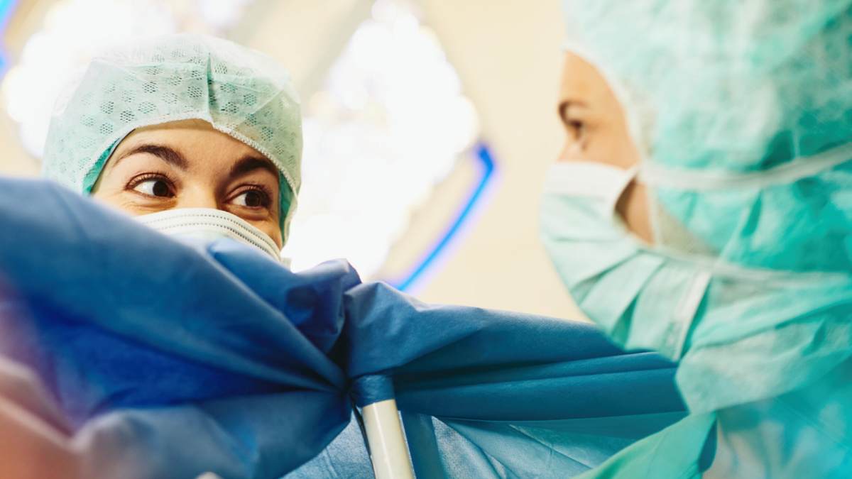 Itália amplia até 2029 permissão para médicos e enfermeiros estrangeiros atuarem sem revalidação