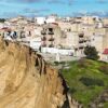 Cenário dramático na Sicília: a cidade de Niscemi está literalmente à beira de um precipício após fortes tempestades provocarem deslizamentos de terra.