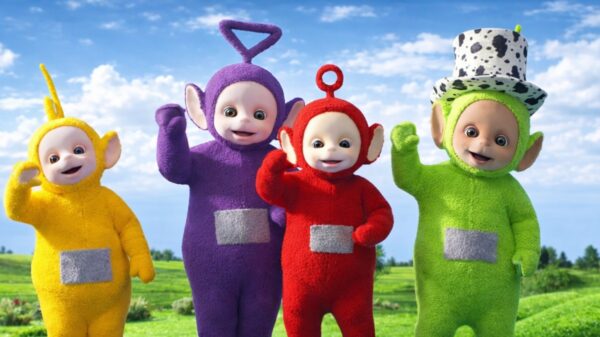 O uso da palavra “tchau” como forma de despedida é tão natural no Brasil que poucos param para questionar sua origem.