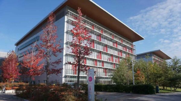 Pai salva filha com doação de dois órgãos em transplante sem precedentes na Itália; Cirurgia aconteceu no Hospital Papa Giovanni XXIII, em Bérgamo.