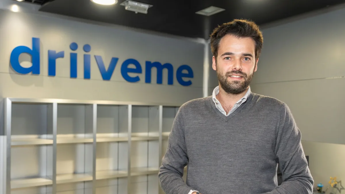 O rosto por trás da plataforma que está fazendo os brasileiros economizarem em viagens pela Europa: Constantin Lambert