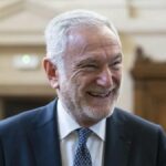 Andrea Fidanzia, presidente do tribunal de Veneza, emitiu uma ordem proibindo o contato direto de requerentes com a chancelaria.