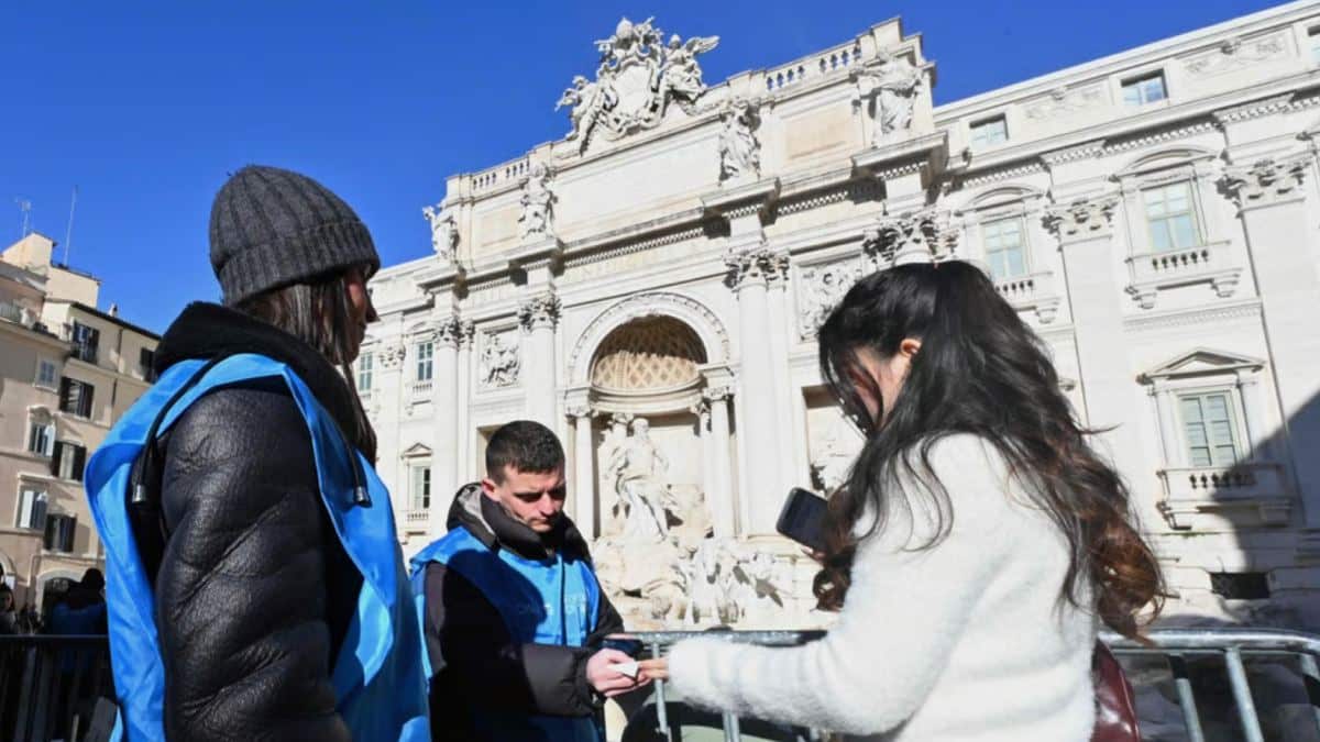 oma começou a cobrar oficialmente pelo acesso à Fontana di Trevi.
