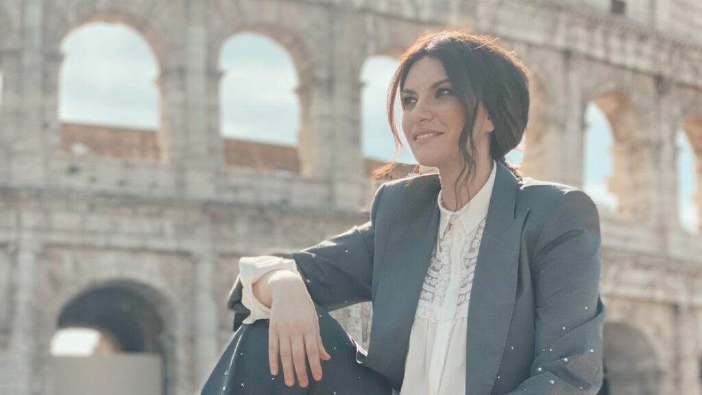 Laura Pausini deixa os Estados Unidos e fixa residência oficial na Itália