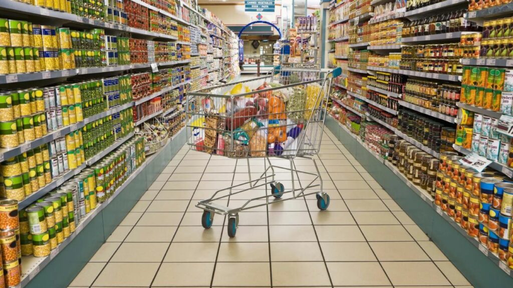Preços de supermercado na Itália sobem 25% desde 2021