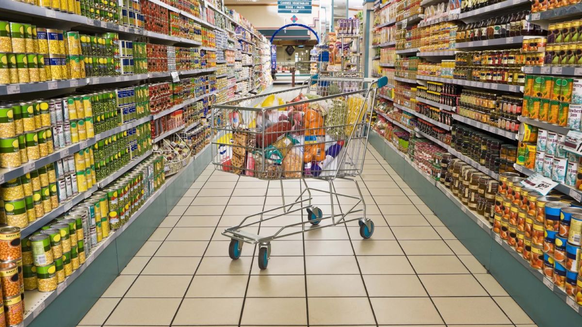 Preços de supermercado na Itália sobem 25% desde 2021