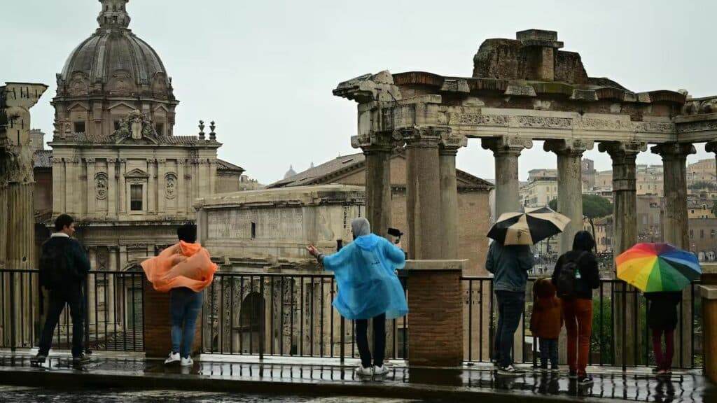 Janeiro mais chuvoso desde 1782 muda clima do Carnaval em Roma