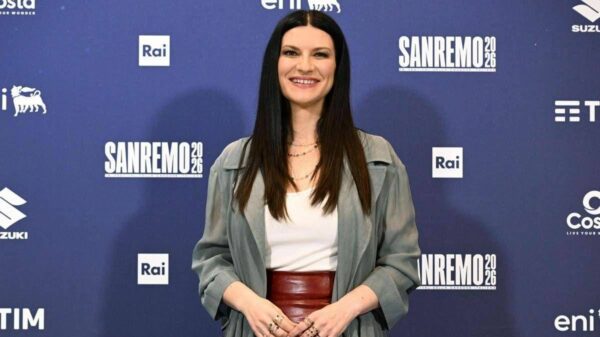 Com 75 milhões de discos vendidos, Laura Pausini ainda enfrenta críticas de italianos