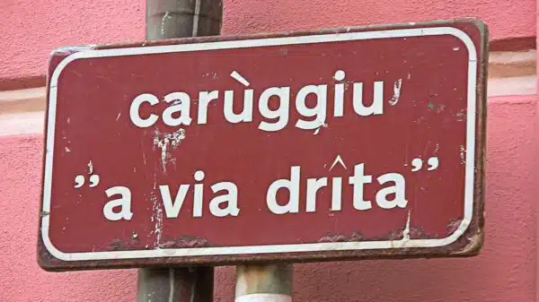Novo relatório do Istat revela em detalhes onde os italianos falam mais o dialeto com a família, amigos e até com desconhecidos.