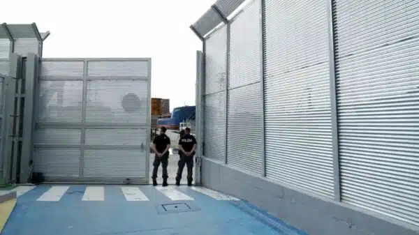 A Itália quer ampliar a lista de crimes que podem levar à expulsão de estrangeiros do país.