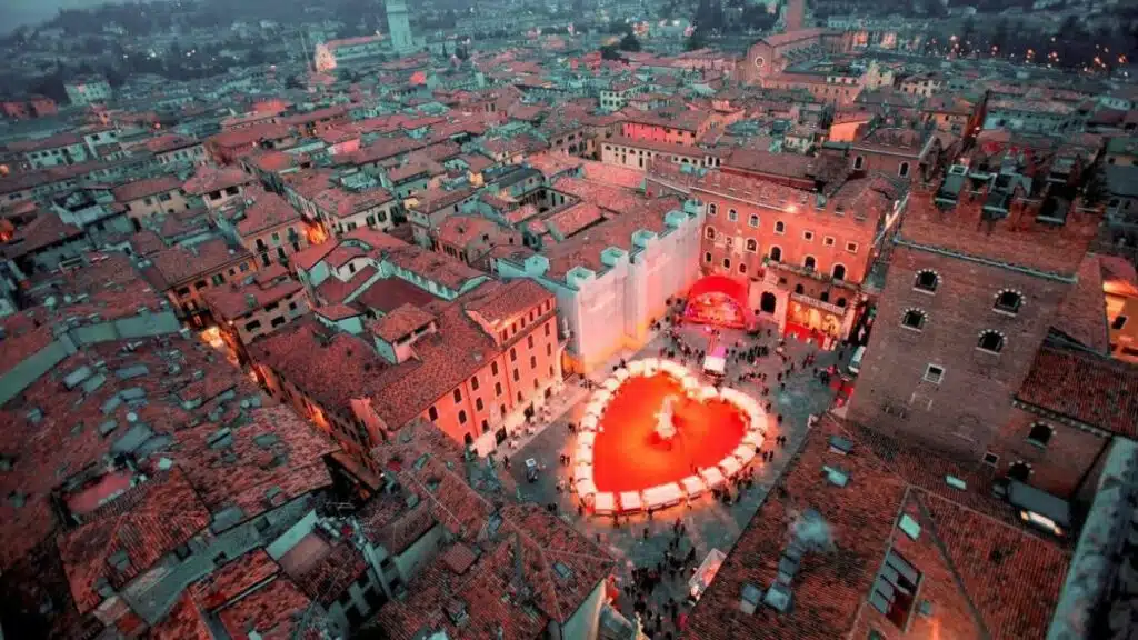 Esqueça 12 de junho: Itália celebra o Dia dos Namorados em 14 de fevereiro com festas e tradições próprias