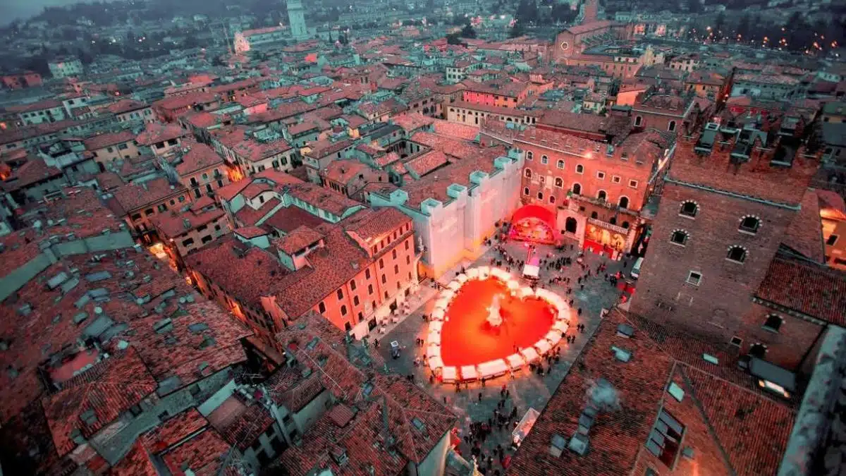 Esqueça 12 de junho: Itália celebra o Dia dos Namorados em 14 de fevereiro com festas e tradições próprias