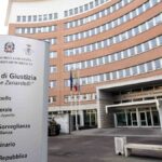 Tribunais em cidades como Brescia, Milão, Bari e Potenza estão remarcando audiências e suspendendo julgamentos à espera de uma posição definitiva da Corte.