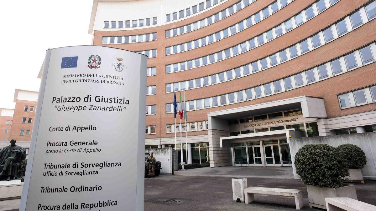 Tribunais em cidades como Brescia, Milão, Bari e Potenza estão remarcando audiências e suspendendo julgamentos à espera de uma posição definitiva da Corte.