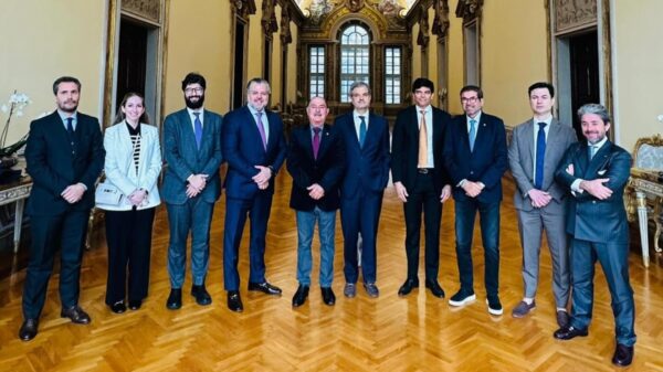 Missão da Italcam leva deputados brasileiros à Embaixada em Roma