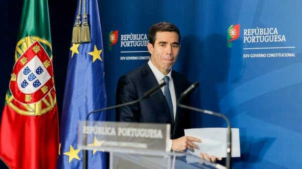 Portugal dá um passo decisivo para endurecer as regras de expulsão. O Governo enviou hoje ao Parlamento o texto que permite a deportação de imigrantes mesmo com filhos menores no país.