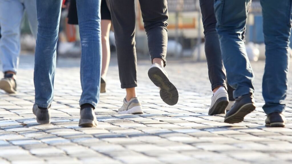 Genova lidera ranking das cidades onde se caminha mais na Itália