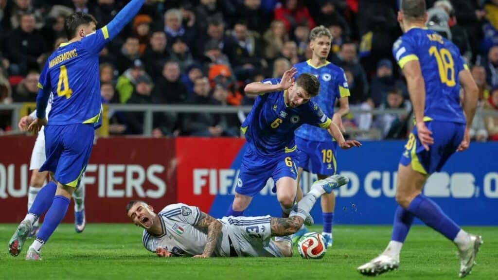 A Itália está fora da Copa do Mundo de 2026. Pela terceira vez consecutiva, a tetracampeã mundial assistirá ao torneio de longe.