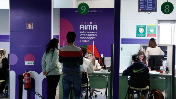 Governo de Portugal endurece regras e cria 