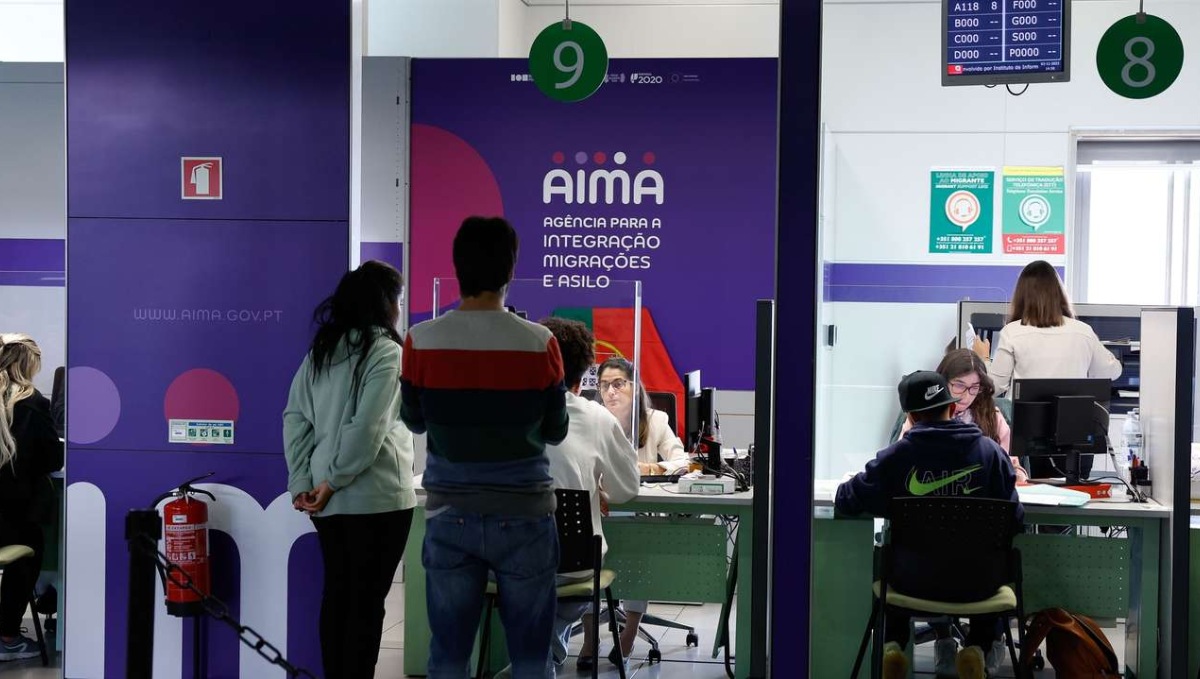 Governo de Portugal endurece regras e cria