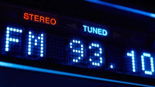 Ouça rádios italianas ao vivo como Rai Radio 1, Rai Radio 2, Radio Italia, RTL 102.5, Virgin Radio e mais. Música, notícias e hits da Itália online.