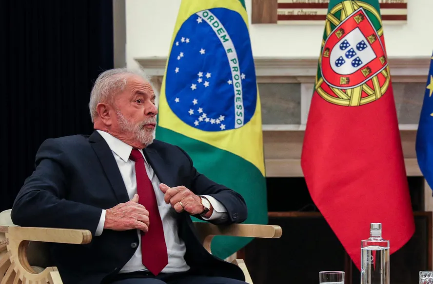 Lula terá reuniões em Lisboa e deve tratar das divergências sobre a nova lei de nacionalidade com o governo português.