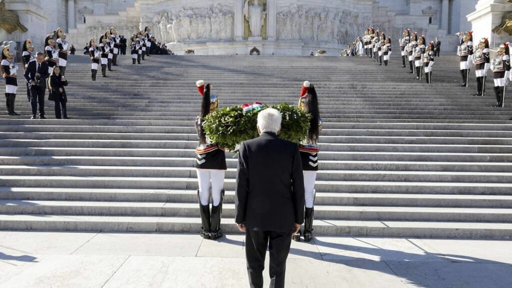 O presidente Sergio Mattarella durante homenagem em Roma