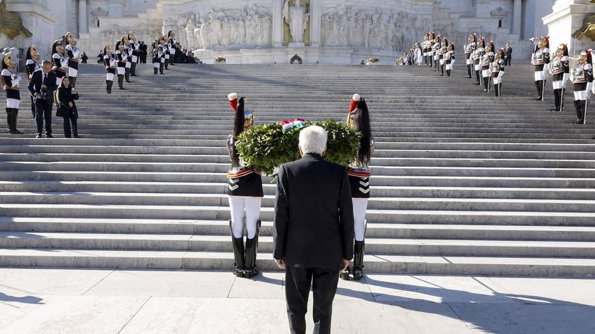 O presidente Sergio Mattarella durante homenagem em Roma