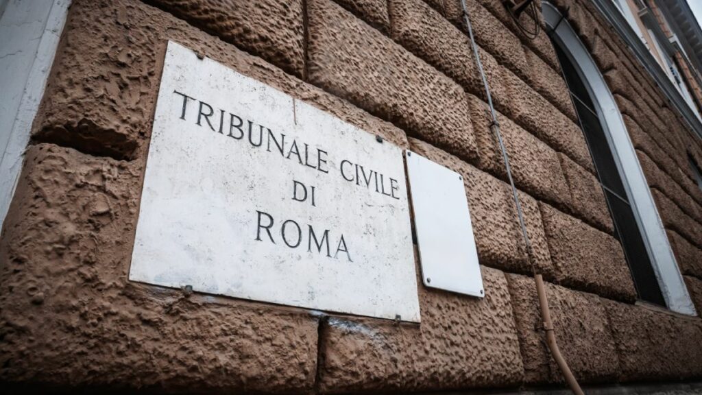 O tribunal ordenou ao Ministério do Interior que proceda com as inscrições e transcrições nos registros civis competentes.