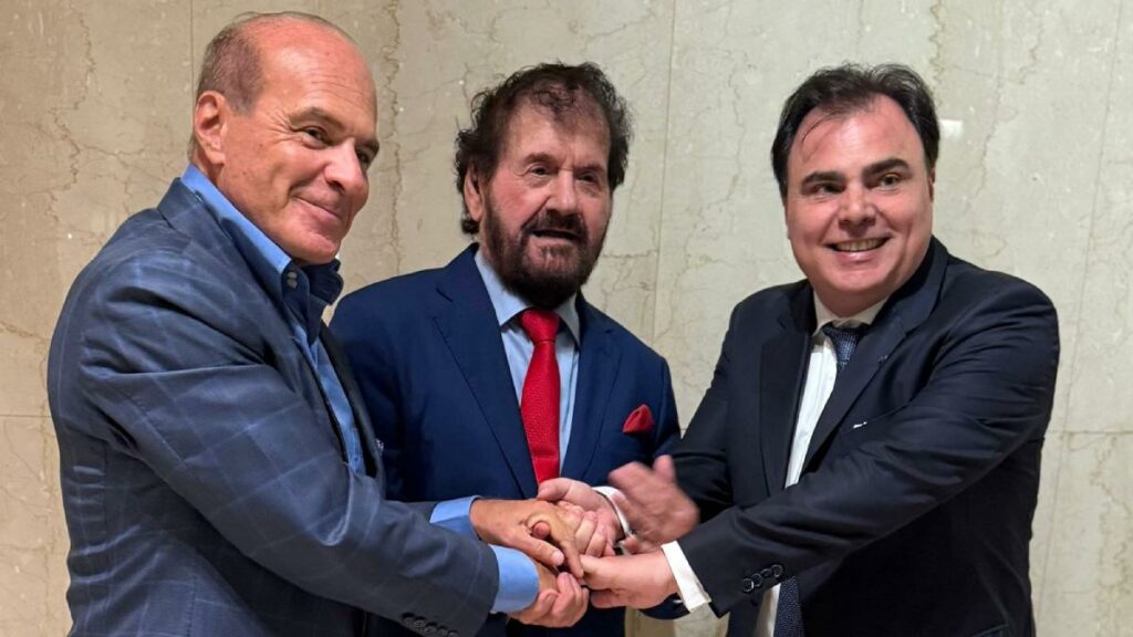 Marcelo de Carvalho Fragali, Eugenio Sangregorio e Luis Roberto Lorenzato durante encontro em Buenos Aires que oficializou articulação entre Brasil e Argentina.