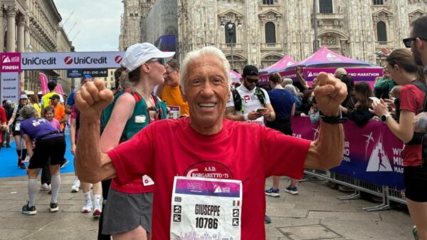 Giuseppe Damato, natural de Turim (90 anos), quebrou o recorde mundial da maratona em sua categoria.