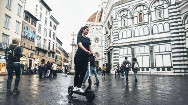 Fim dos monopatinetes de aluguel em Firenze: veja o que é proibido e o que ainda pode