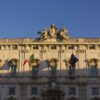 Casos na Corte Constitucional italiana questionam a norma que bloqueia ações civis sem pagamento prévio de taxa judiciária.