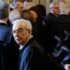 O Presidente da Corte Costituzionale, Giovanni Amoroso (centro), durante sessão do tribunal