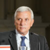Massimo Luciani, juiz constitucional da Corte Constitucional italiana, será o relator dos casos que questionam a norma que bloqueia ações civis sem pagamento prévio de taxa judiciária.