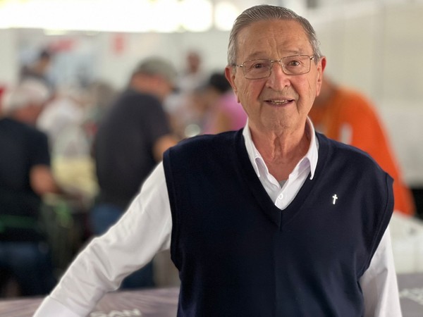 Para o padre Giuseppe Bortolato, a Festa Italiana de Jundiaí (SP) é uma manifestação da fé e do espírito de comunidade — Foto: Régis Rosa/TV TEM
