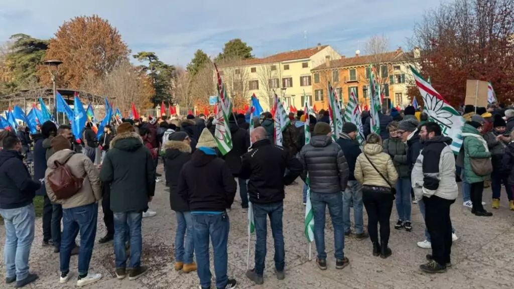 Operário indiano foi investigado por bloquear caminhões em protesto sindical, mas o Ministério Público arquivou o caso em Verona.