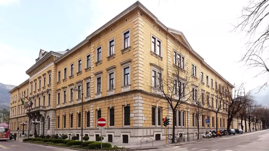 Fachada do Tribunal de Trento, na Itália, onde tramitam ações de reconhecimento de cidadania.
