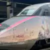 TGV INOUI com decoração inspirada em Frozen apresentado pela SNCF Voyages Italia e pela Disneyland Paris na estação Milano Porta Garibaldi