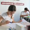 Nesta quinta-feira (18), 527.747 estudantes italianos abriram o exame que encerra o ensino médio no país, a partir da prova de italiano.