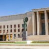 Fachada da Sapienza Universidade de Roma, a melhor universidade italiana no ranking CWUR 2026. Reprodução / Sapienza Università di Roma.