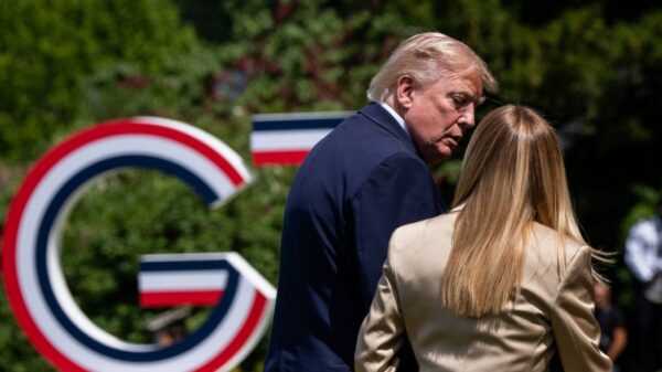 Giorgia Meloni, premier da Itália, durante o G7 na França, em junho de 2026, antes da troca pública de acusações com Donald Trump.
