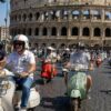 Desfile comemorativo dos 80 anos da Vespa percorre o centro histórico de Roma, na Itália, neste sábado (27), reunindo cerca de 25 mil participantes de 67 países. Foto: Reprodução/Instagram.