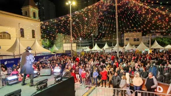 Apresentação artística na Festa Italiana de São Caetano do Sul, no Bairro Fundação.