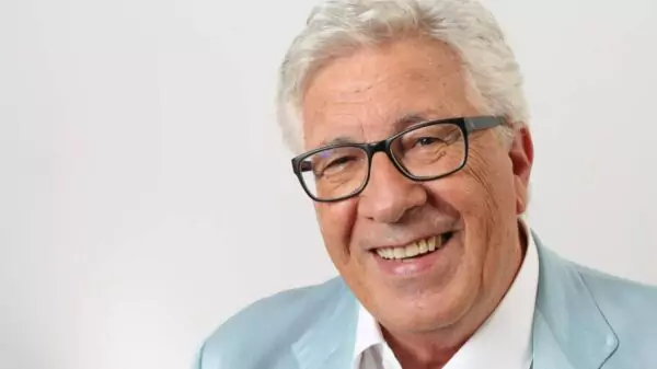 A Itália perdeu neste sábado uma de suas vozes mais queridas. Peppino di Capri morreu aos 86 anos em Villa Castiglione, na ilha que lhe deu o nome e onde viveu até o fim.