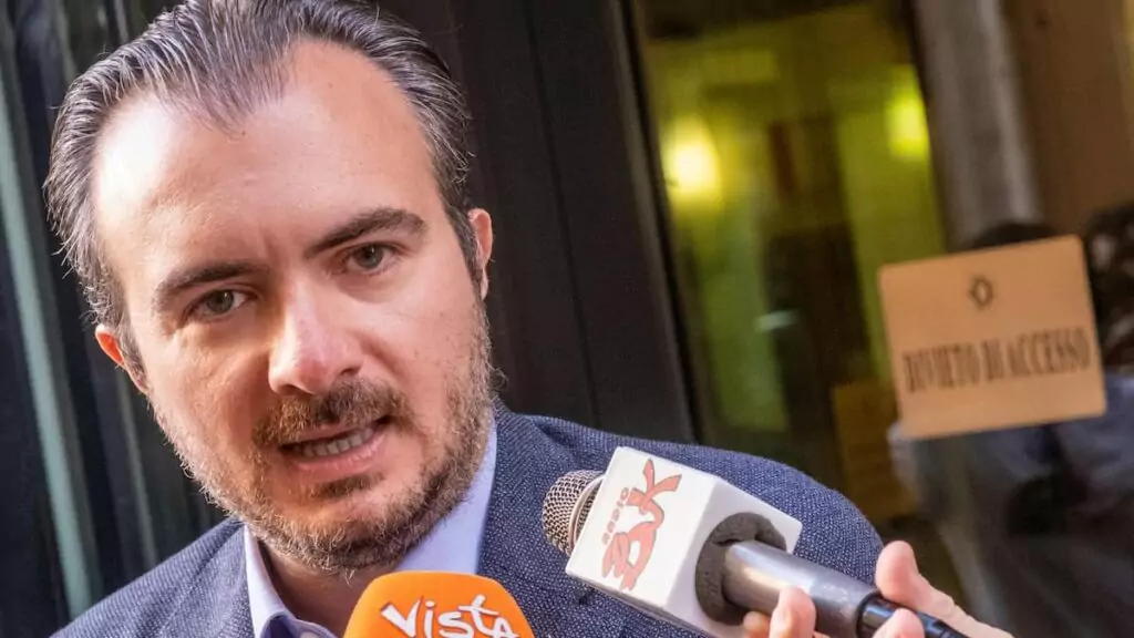 Riccardo Molinari, líder da Lega na Câmara dos Deputados, apresentou a proposta que endurece as regras da cidadania italiana