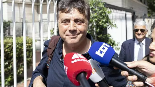 Valter Lavitola, excandidato de Forza Italia, fue arrestado en relación con la investigación del ataque contra el periodista Sigfrido Ranucci | Foto: Ansa