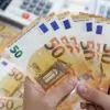 Nova regra europeia muda exigências para bancos de fora da UE que atendem clientes residentes na Itália | Foto: Nikolay Doychinov/AFP