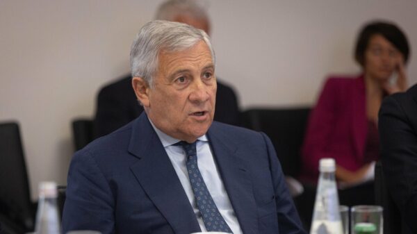 Tajani defende reforço da Frontex e hubs de repatriação na UE